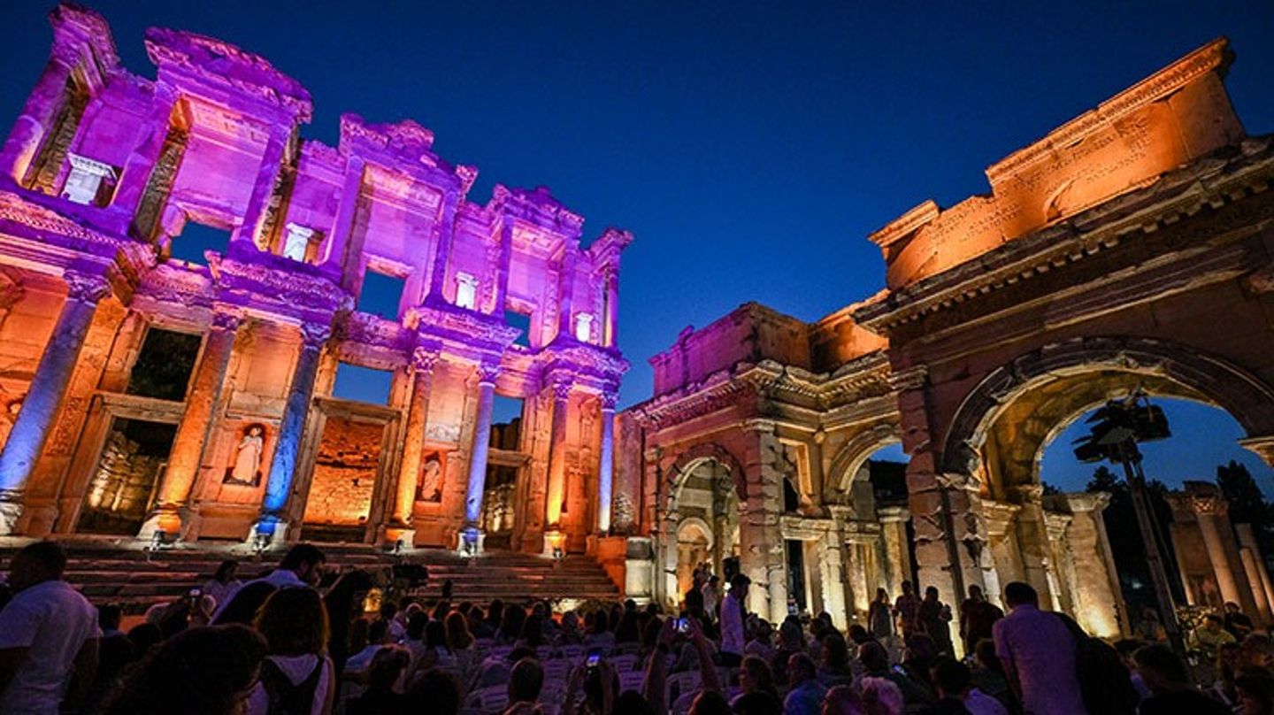 Efes Antik Kenti'nde gece konserleri gerçekleşecek