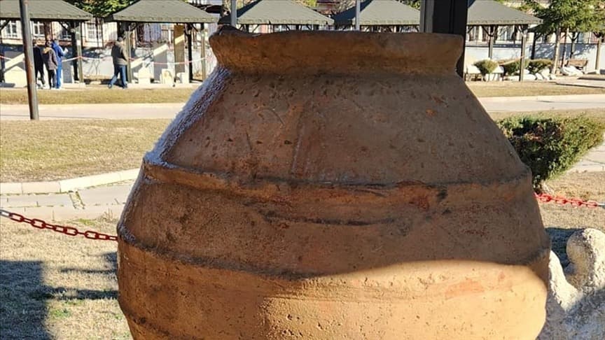 Çorum'da bulunan 1800 yıllık küp müzede sergileniyor