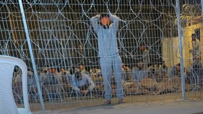 İsrail'in alıkoyduğu Filistinliler, işkence kamplarında neler yaşıyor?