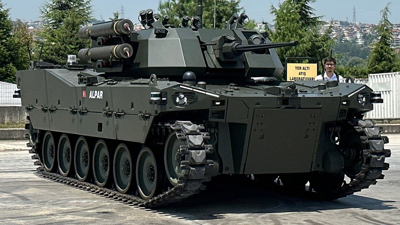 ALPAR, Türkiye'nin ilk ağır insansız kara aracı yurt dışında!