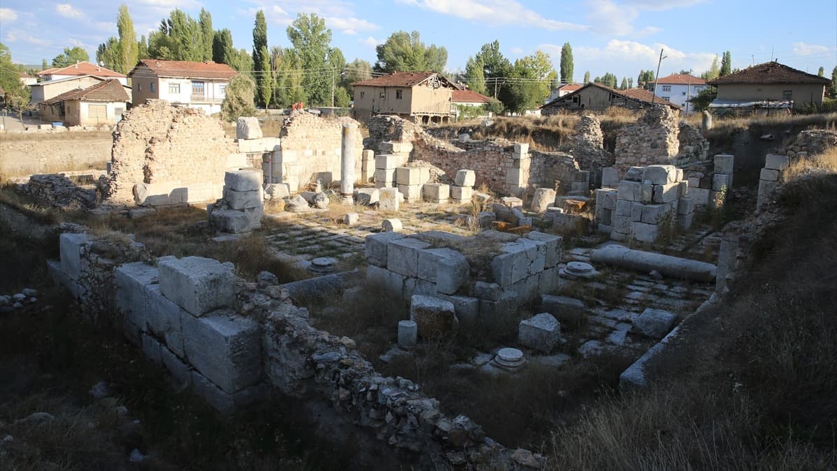 Sebastapolis Antik Kenti gün yüzüne çıkıyor