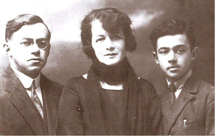 Ze'ev Jabotinsky (Vladimir Yevgenyevich) Ailesi ile birlikte