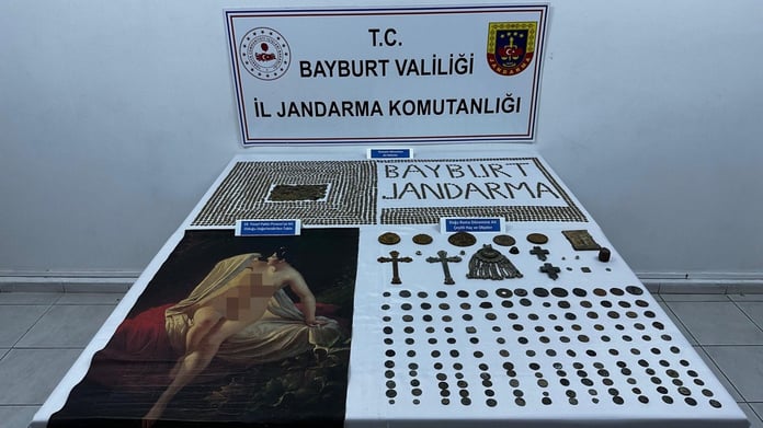 Bayburt’ta Picasso tablosu ele geçirildi