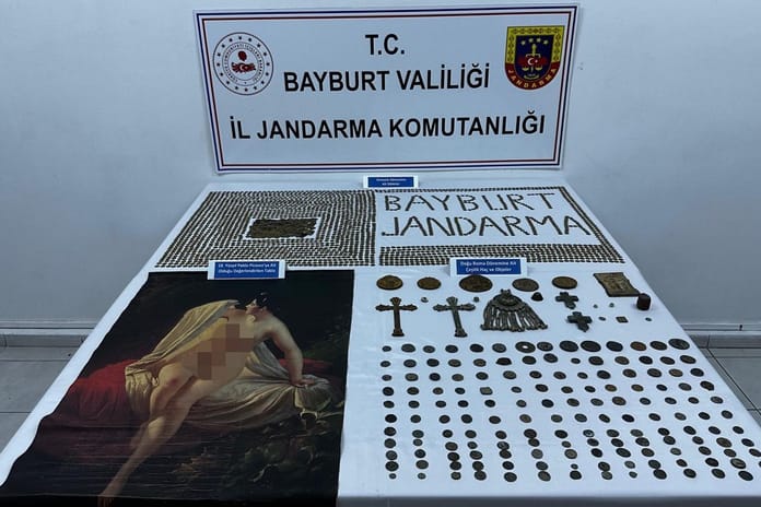 Bayburt’ta Picasso tablosu ele geçirildi