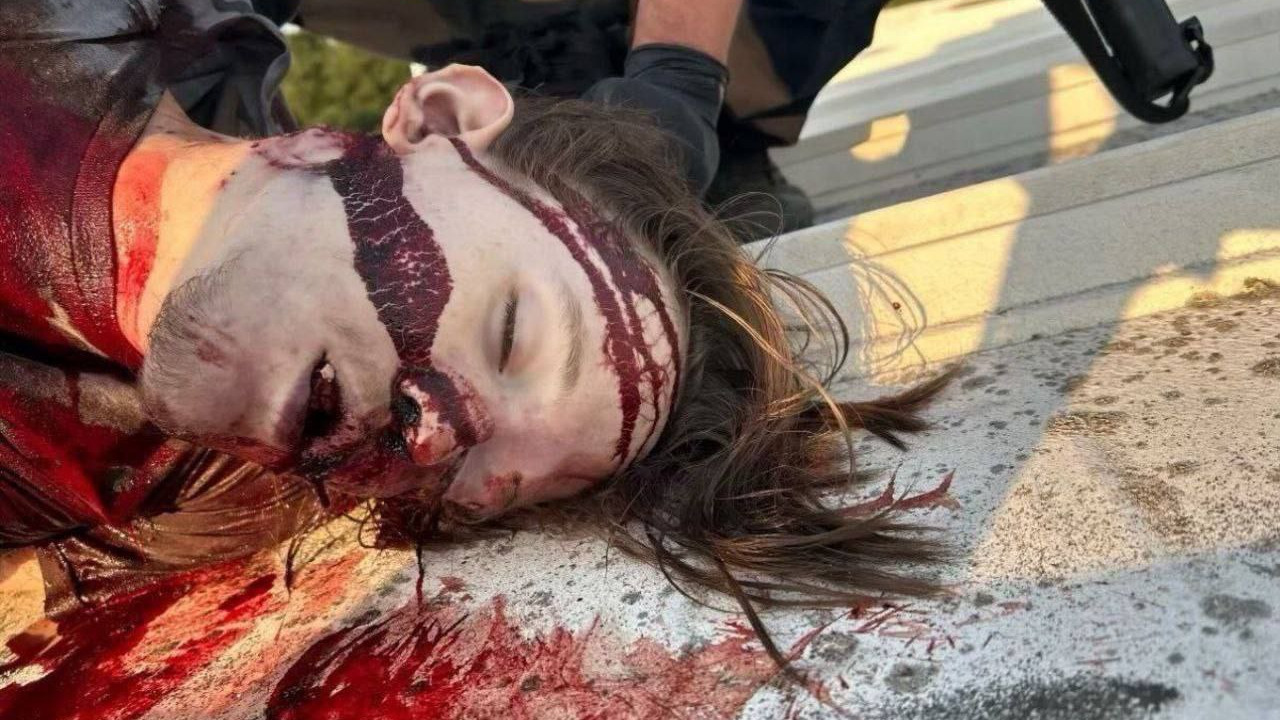  20 yaşındaki Thomas Matthew Crooks katliam silahı "AR-15 tüfeği" ile Trump'a ateş etti.