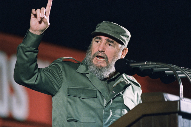 Küba devriminin lideri Fidel Castro