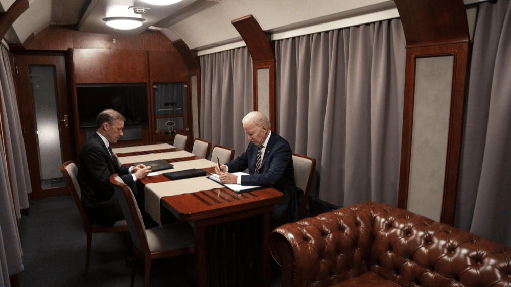 Biden'ın gizlenen Kiev ziyareti nasıl gerçekleşti?