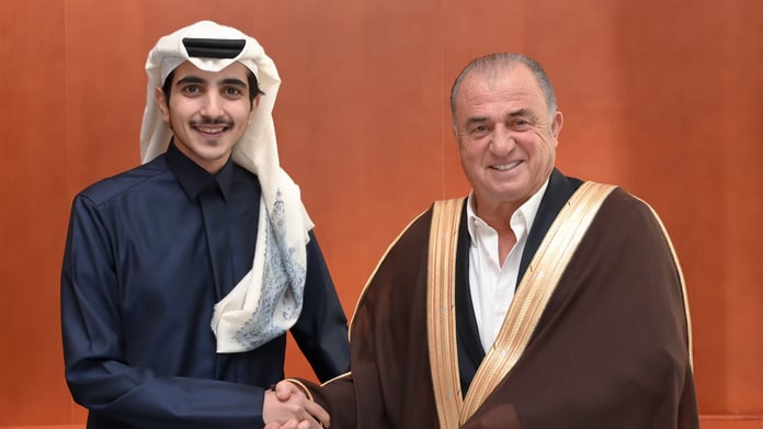 Arabistan’a giden Fatih Terim, kandura giydi