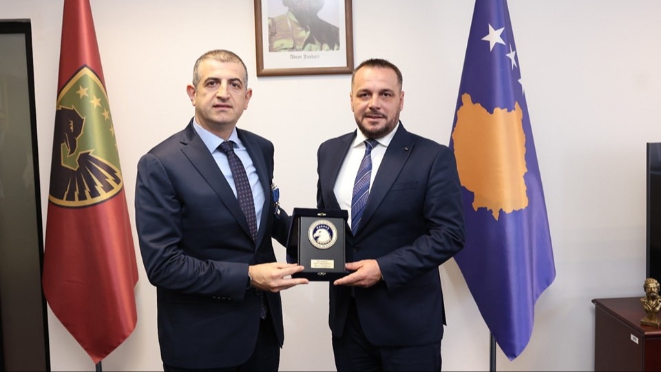 Baykar Genel Müdürü Haluk Bayraktar'a, Kosova’dan en üst düzey askeri madalya
