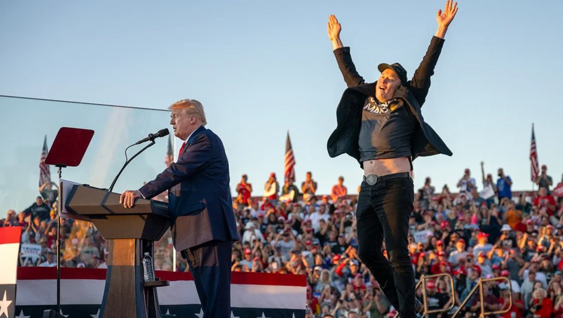 Elon Musk, Donald Trump'ın mitingine katıldı.