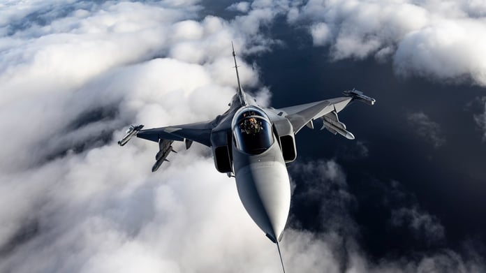 İsveç, Ukrayna'ya potansiyel teslimat öncesinde Gripen uçakları için yedek parça teslim etti