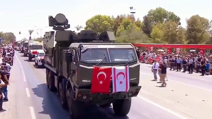 GÜRZ Hava ve Füze Savunma Sistemi KKTC’de geçit törenine katıldı