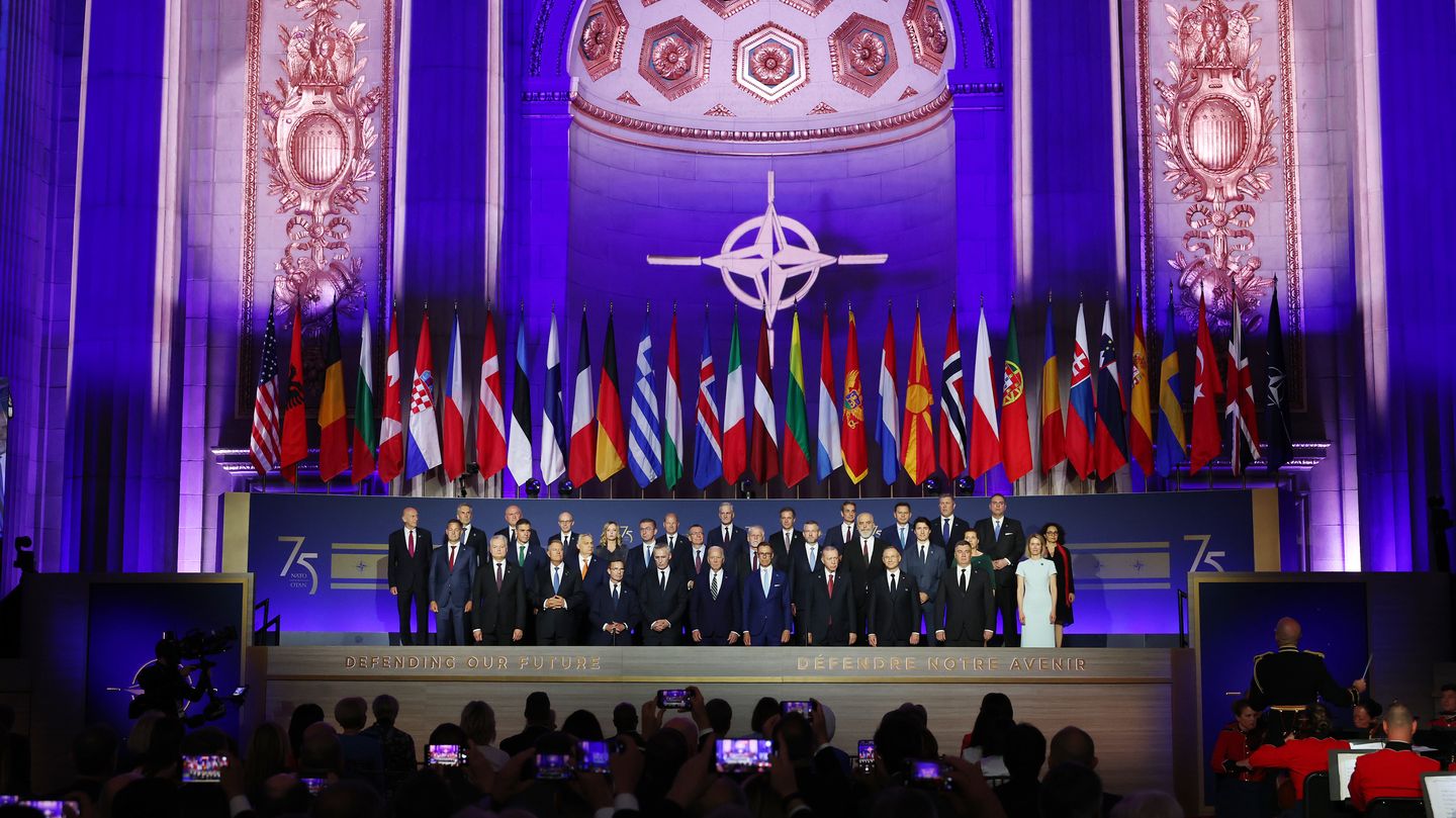 NATO Zirvesi, ittifakın 75. yıl dönümü kutlamasıyla başladı
