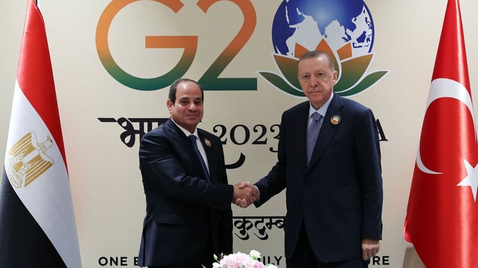 Arab News: Mısır, Türkiye ve Suriye arasında arabuluculuk rolünü üstlenebilir mi?