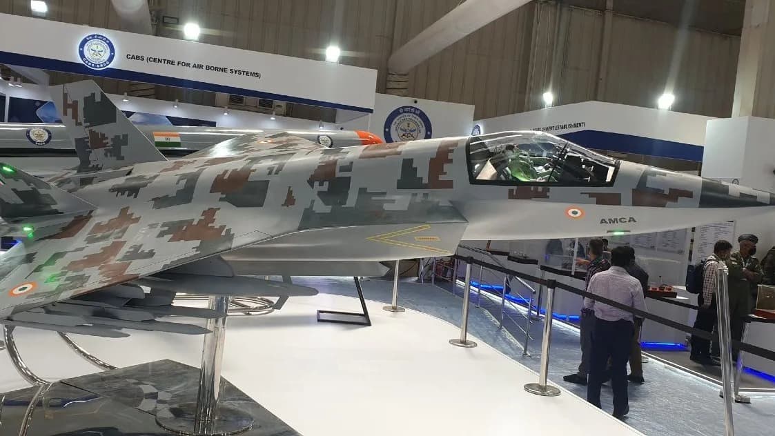 Hindistan'ın beşinci nesil savaş uçağının prototipi görüntülendi