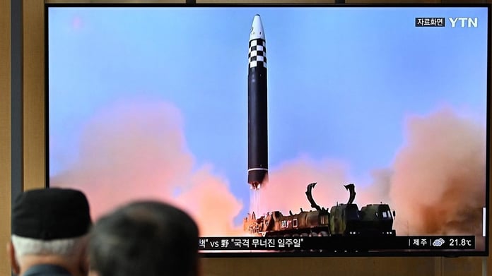 Kuzey Kore yeni orta menzilli füze testi gerçekleştirdi