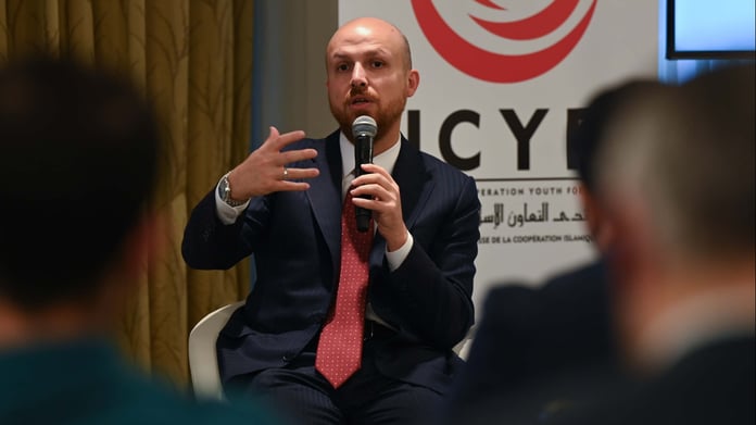 Dünya Etnospor Konfederasyonu Başkanı Bilal Erdoğan, Londra'da ICYF'in düzenlediği panelde konuştu: Türkiye'nin büyük umutları var