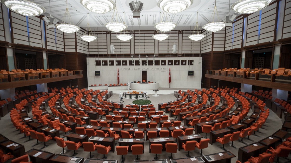 TBMM 275 sürekli işçi