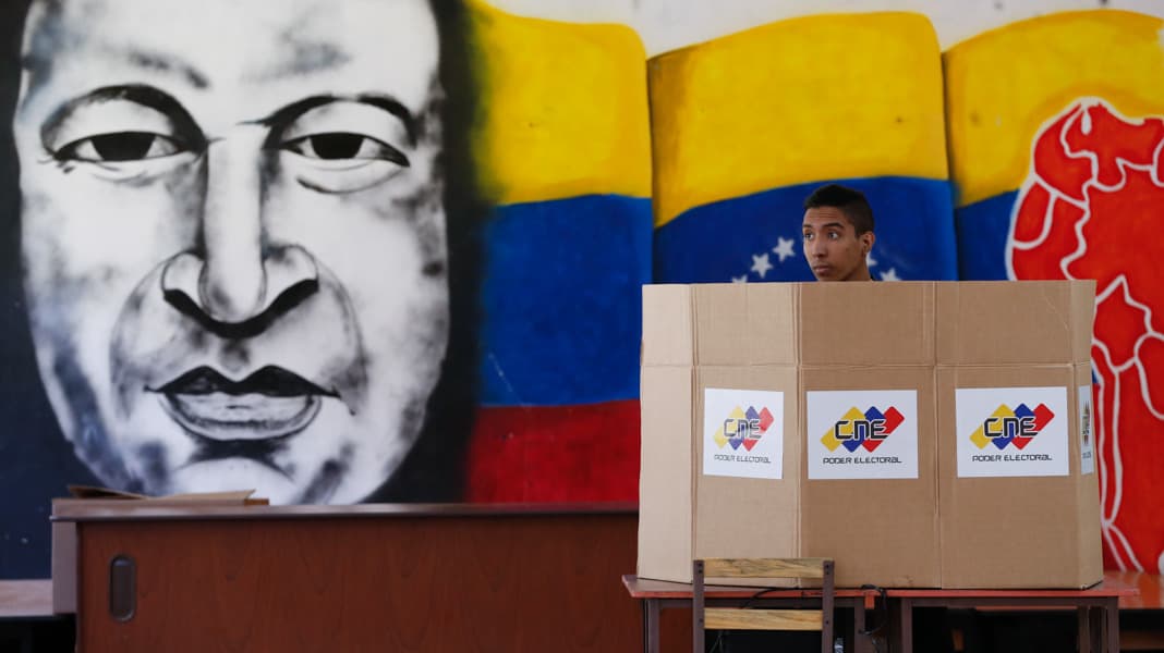 Venezuela'da halk devlet başkanı seçimi için sandık başında