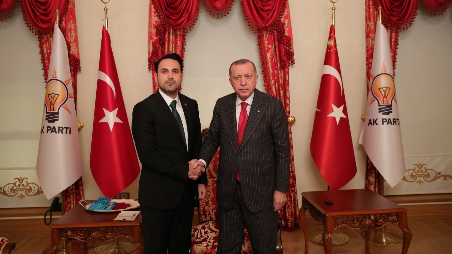 AK Parti'de 2 istifa! AK Parti Çanakkale İl Başkanı Naim Makas neden istifa etti? Naim Makas kimdir?