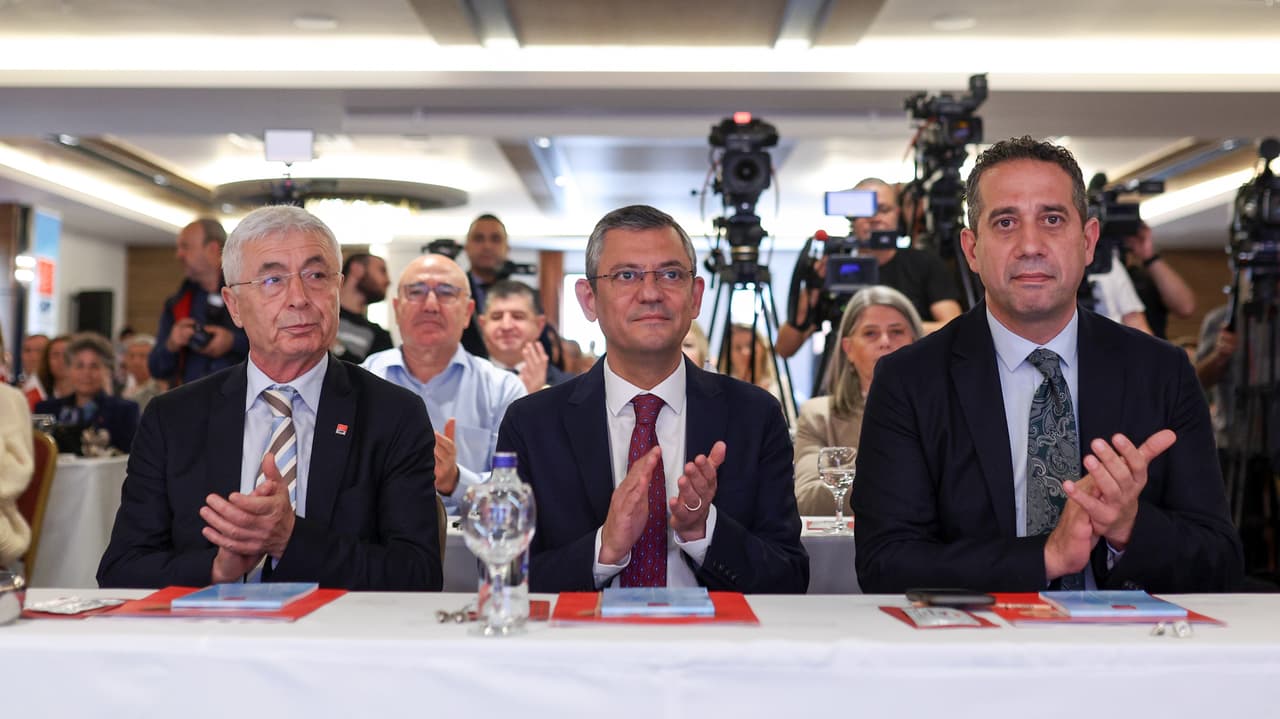 CHP’nin Antalya kampında neler yaşandı?