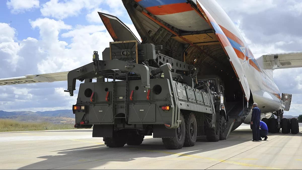 Eski Devlet Bakanı Cavit Çağlar'dan S-400 açıklaması: Ben olsam satarım