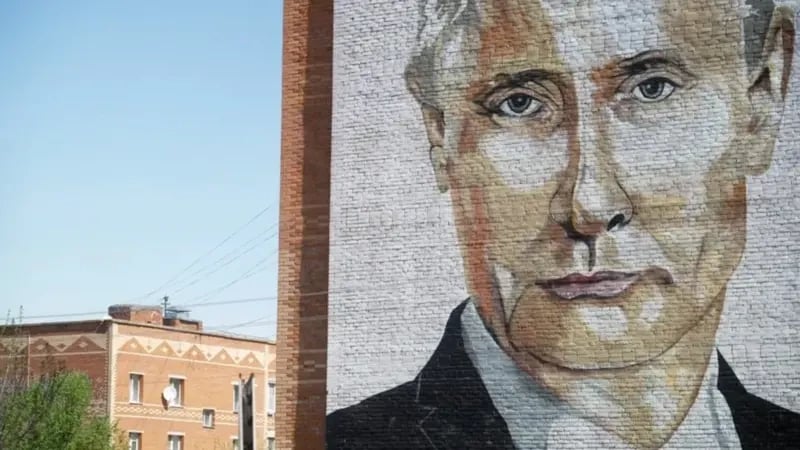 Moskova'ya 110 km uzaklıktaki Kaşira'daki Putin duvar resmi.