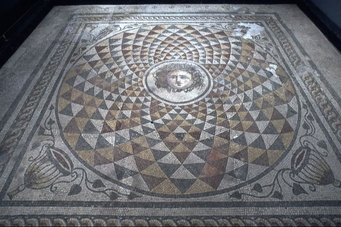 Bergama’da bulunan Medusa mozaiği