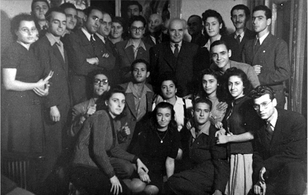 İstanbul’da toplanan Siyonist gençler ve Ben-Gurion, 1946.