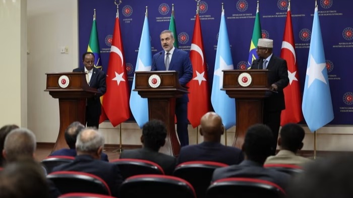 Etiyopya Dışişleri Bakanı Taye Atske Selassie, Ağustos ayında Ankara'da Türk mevkidaşı Hakan Fidan ve Somalili mevkidaşı Ahmed Moalim Fiqi ile yaptığı görüşmelerin ardından