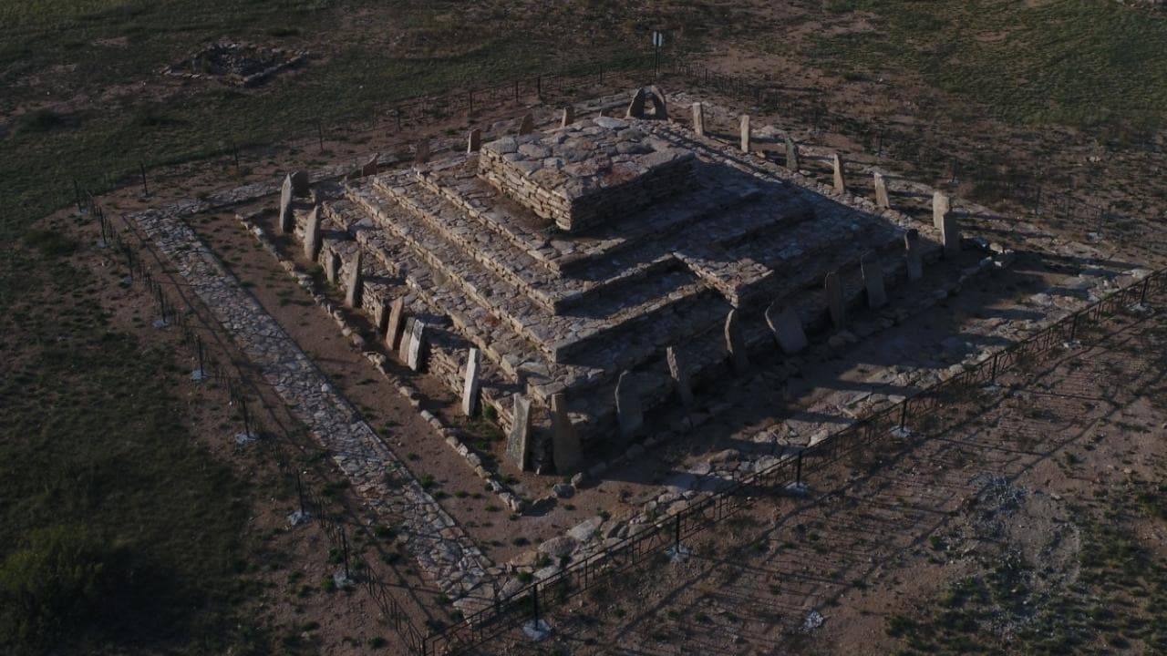 Tarihi değiştirecek keşif: 3.400 yıllık piramit bulundu