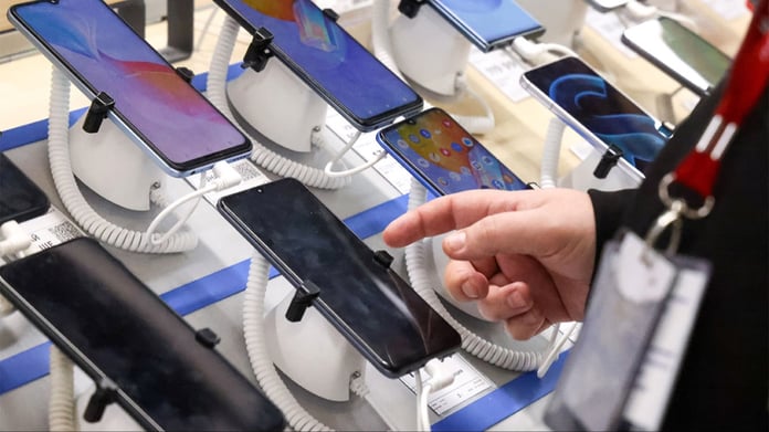 Öğrencilere vergisiz telefon modelleri