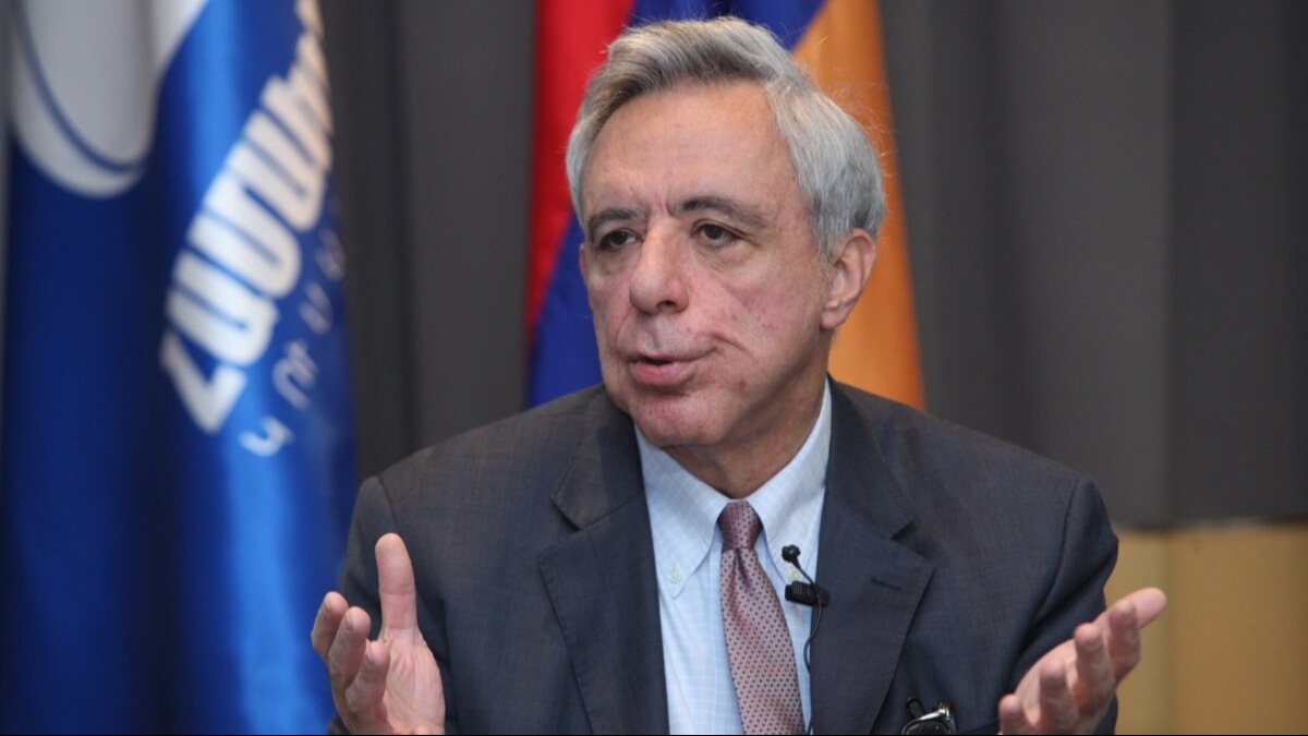 Ermenistan Eski Dışişleri Bakanı&nbsp;Vardan Oskanyan