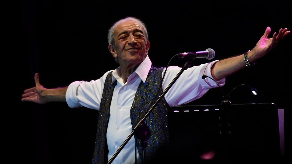 Edip Akbayram yoğun bakıma kaldırıldı