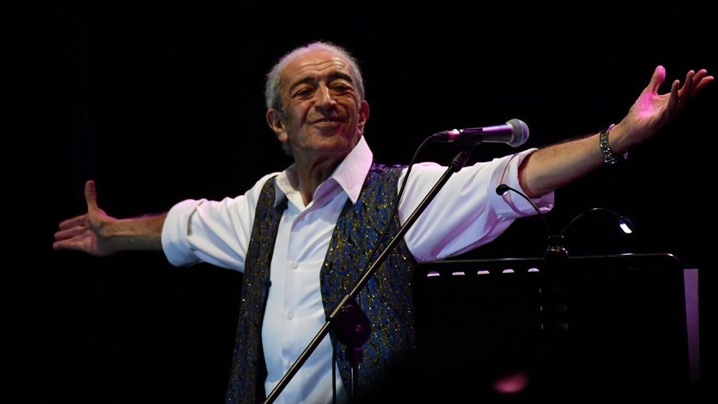 Edip Akbayram yoğun bakıma kaldırıldı