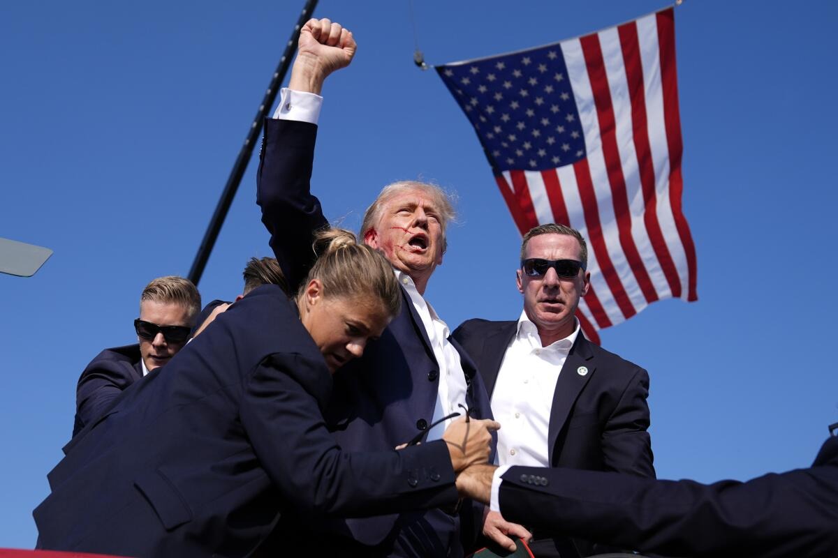 Donald Trump'a silahlı saldırı düzenlendi.