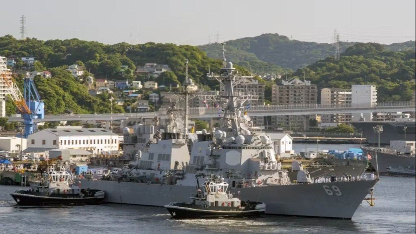 Japonya'da konuşlu İki Amerikalı donanma komutanı görevden alındı