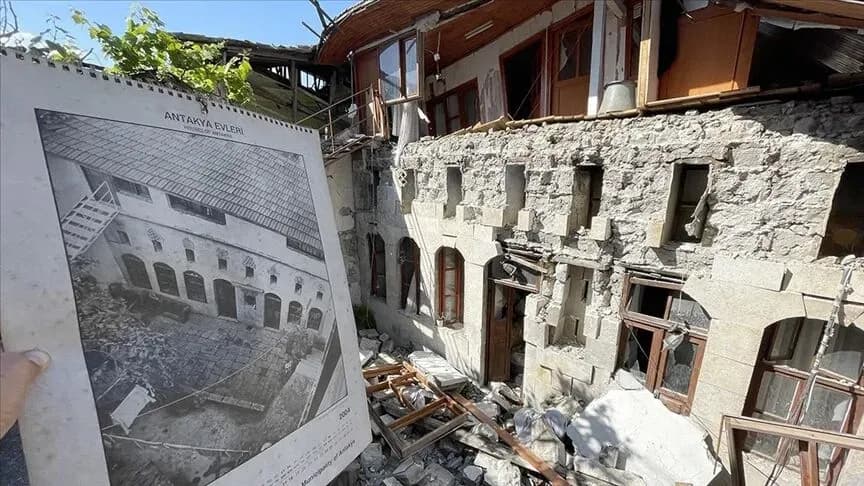 Tarihi Antakya evlerindeki eserler depremden kurtarılıyor