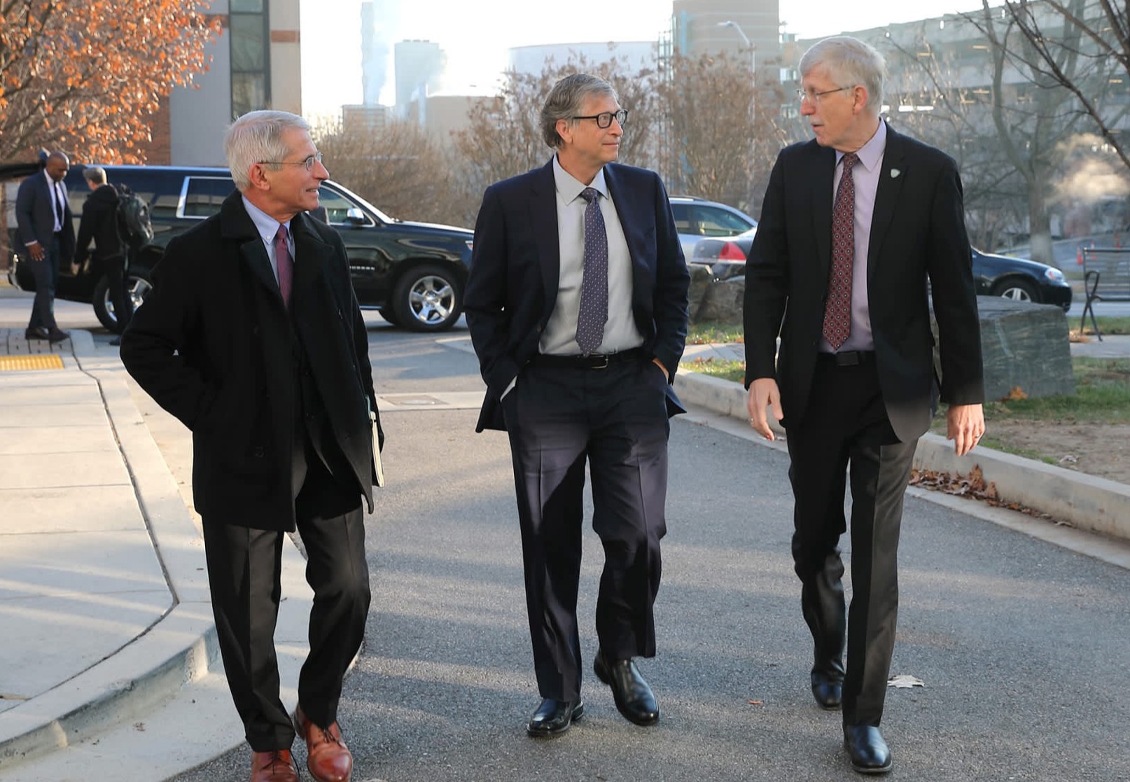 Anthony Fauci, Bill Gates ve eski ABD Ulusal İnsan Genomu Araştırma Enstitüsü Yöneticisi Francis Collins.
