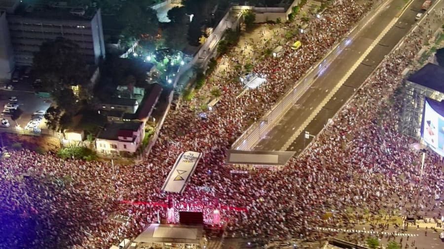 Tel Aviv'de protestocular, Netanyahu'nun istifasını istedi