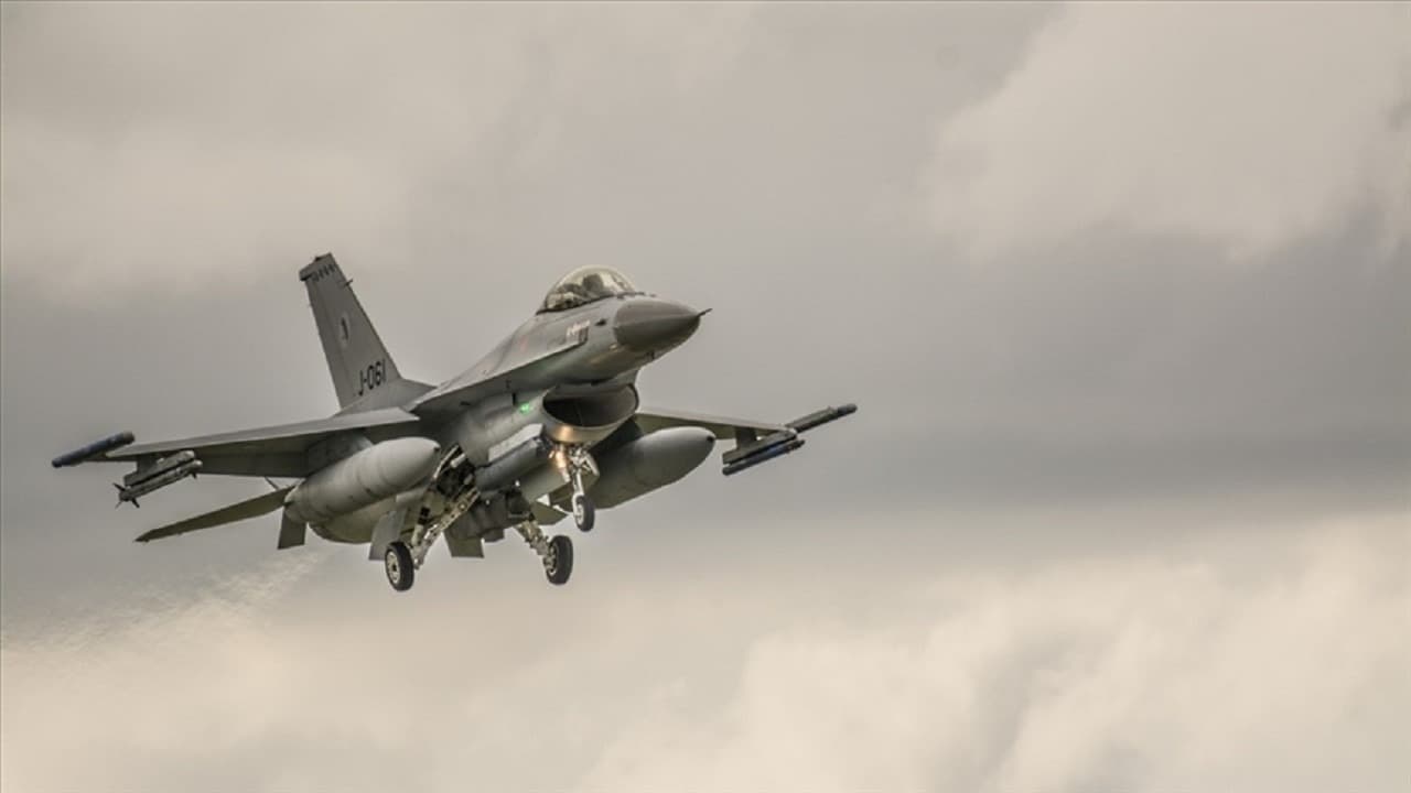 Danimarka: Ukrayna'ya F-16 teslimatları devam edecek