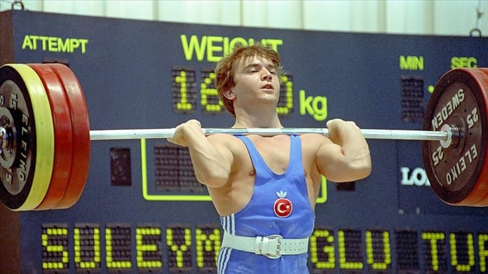 Naim Süleymanoğlu gibisi gelmedi! Naim Süleymanoğlu rekoru kırıldı mı? Naim Süleymanoğlu dünya rekoru kırıldı mı? Naim Süleymanoğlu kaç kg kaldırdı?