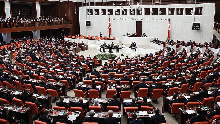 TBMM'ye "sinyal vermeyen sürücünün ehliyeti alılsın" önerisi