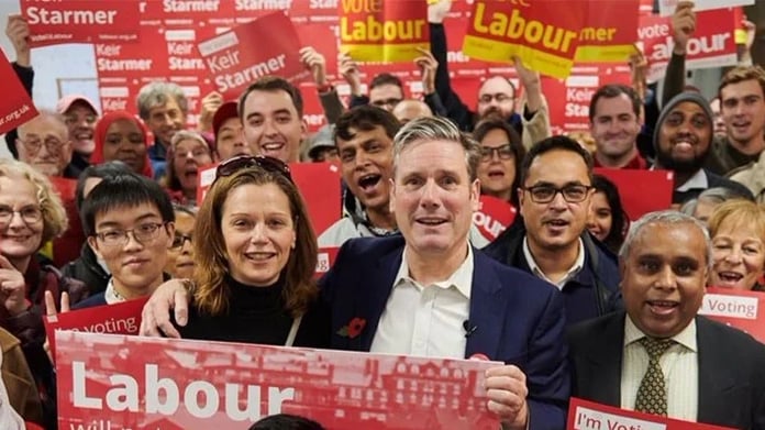İngiltere'de tarihi zafer: İşçi Partisi Avam Kamarası'nda çoğunluğu kazandı