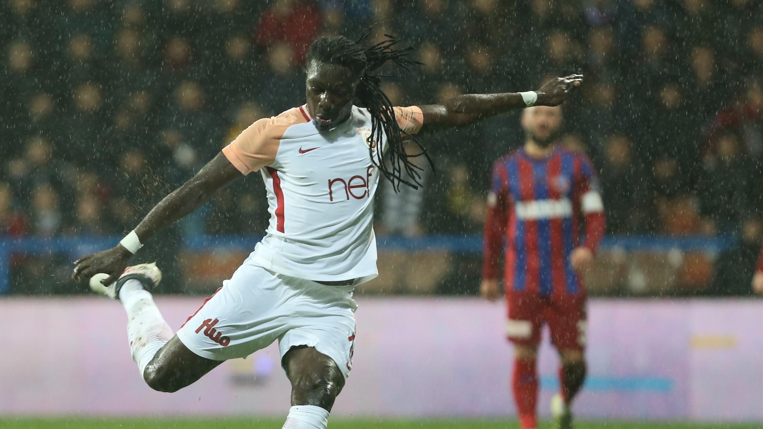 Bafetimbi Gomis futbolu bıraktı mı?