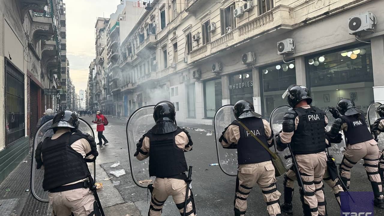 Buenos Aires'te Javier Milei'nin politikalarına protesto eylemi