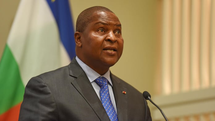 Orta Afrika Cumhuriyeti lideri Touadera tekrar seçilmesinin önünü açan referandumu kazandı