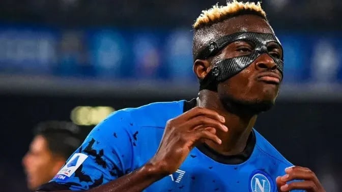 Victor Osimhen neden maske takıyor?