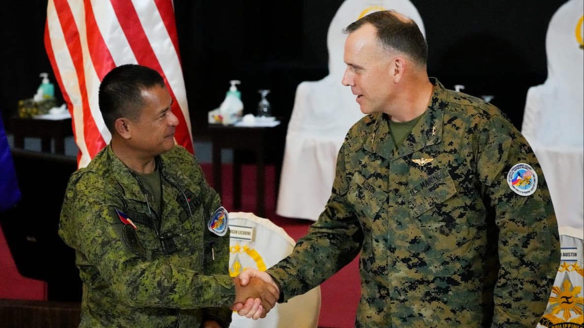 Çin, Güney Çin Denizi'ndeki savaş oyunları konusunda ABD ve Filipinler'i uyardı