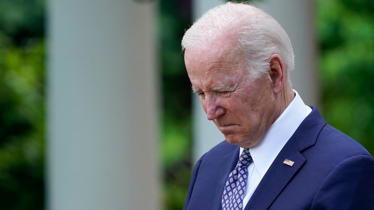 Demokratlar Biden'a çekilmesi için 72 saat tanıdı